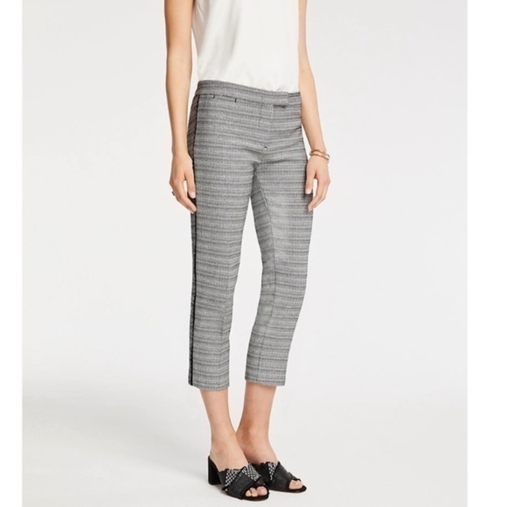 NWT Ann Taylor Scallop Trim Knit Capri Pants 10